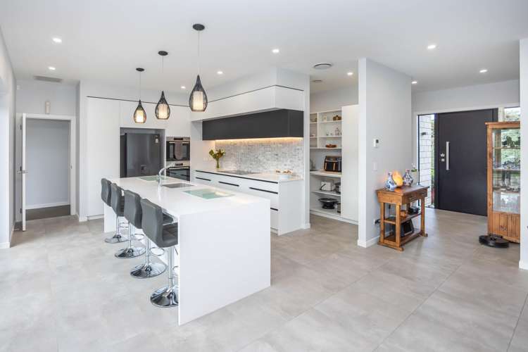 17 Riverside Way_0