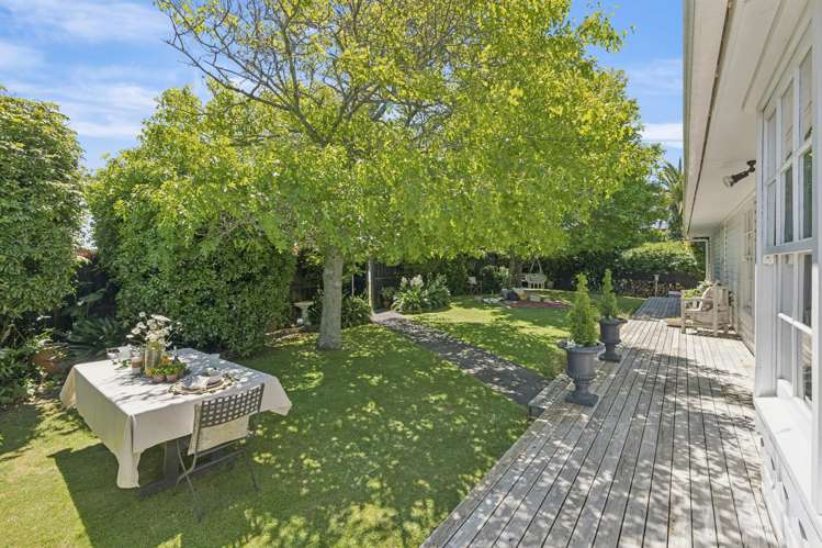 1/96 Bradbury Road Botany Downs_5