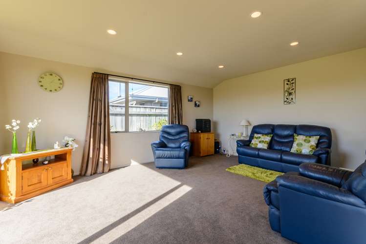 17 Avening Close Blenheim Central_14