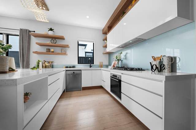 18 Horsefields Drive Flat Bush_4