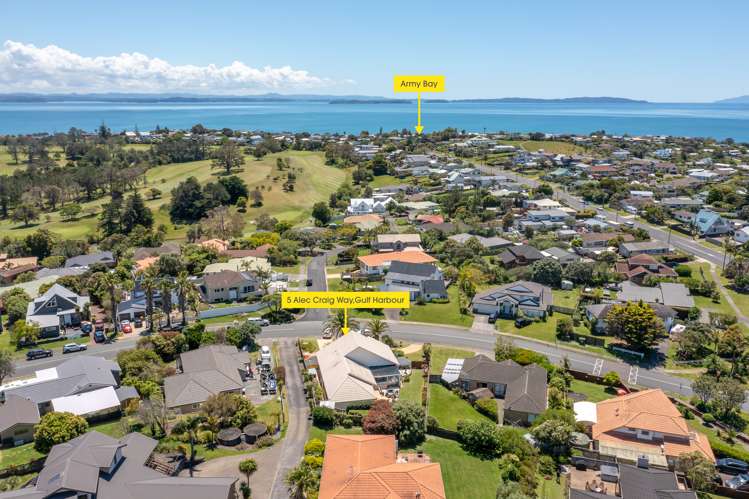 5 Alec Craig Way Gulf Harbour_31