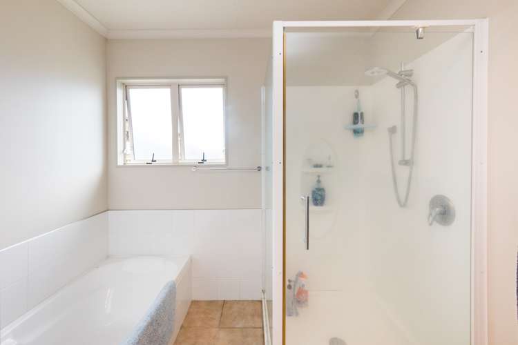 986 Tremaine Avenue Roslyn_11