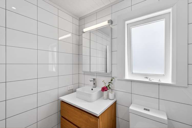 27 Neeve Road Taradale_19