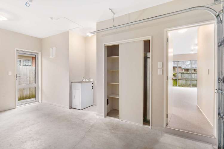 8/10 Collins Street Addington_18