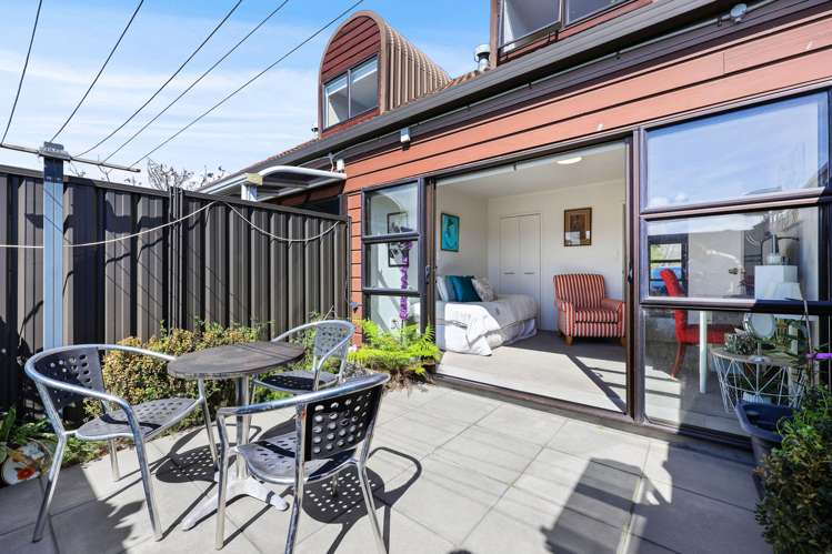 H/327 Hobsonville Road_1