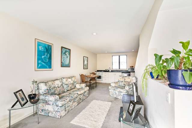 14/25 Rossmay Terrace Mount Eden_3