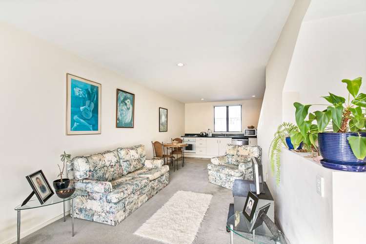 14/25 Rossmay Terrace Mount Eden_3