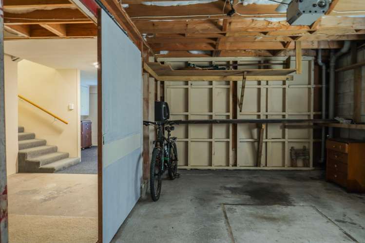 32 Domett Esplanade Cobden_39