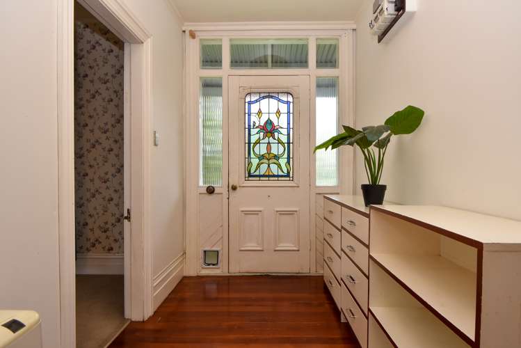 224 High Street South Carterton_8