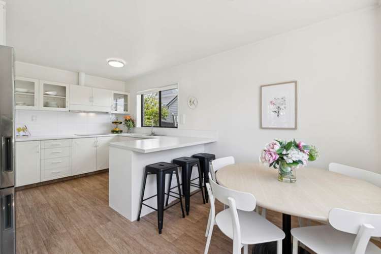 2/1 Manse Road Pahurehure_5