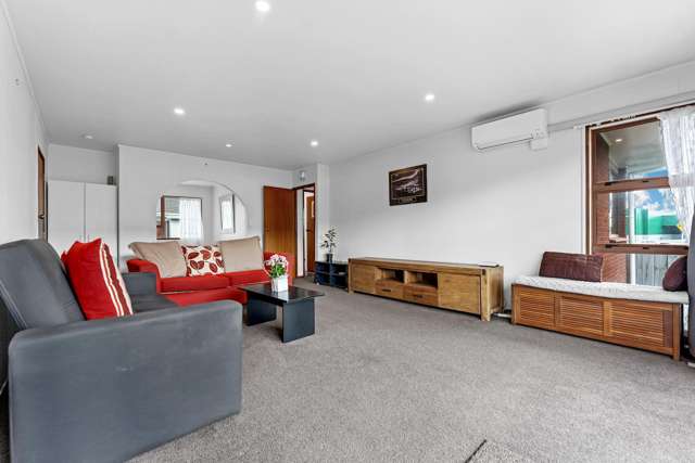 Spacious, Sunny, and Seriously Smart Buying!