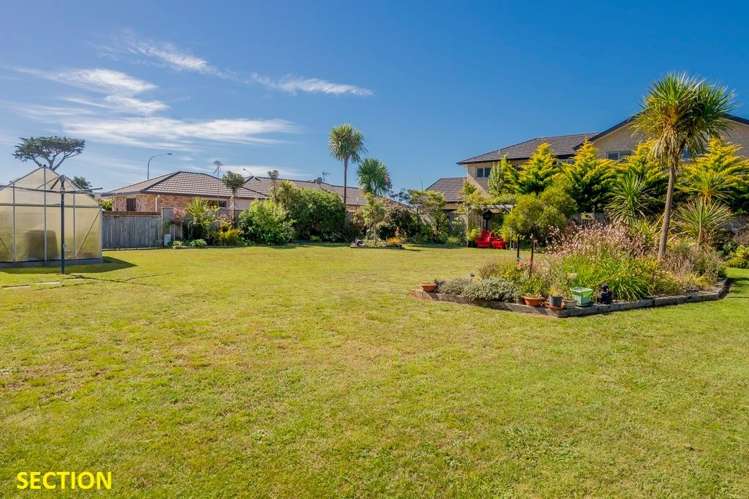 64 The Drive Paraparaumu Beach_1