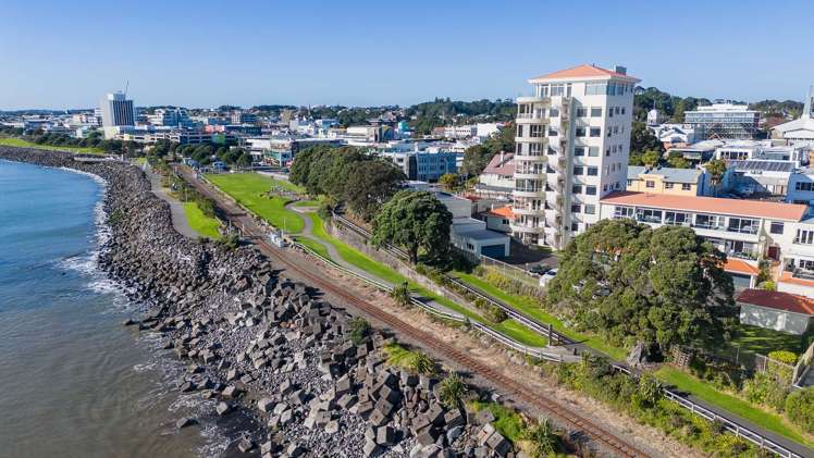 1 Queen Street New Plymouth Central_23
