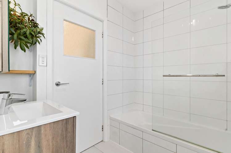 1 Glenford Lane Te Atatu Peninsula_11