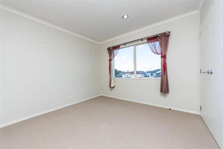 10 Stamford Crescent Flat Bush_17