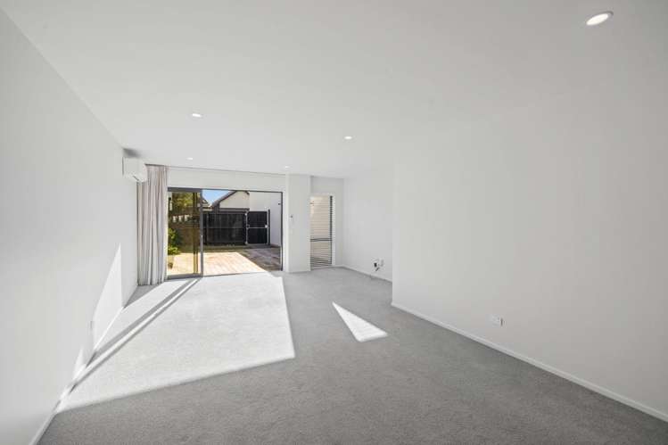 17 Eminence Drive Northwood_10