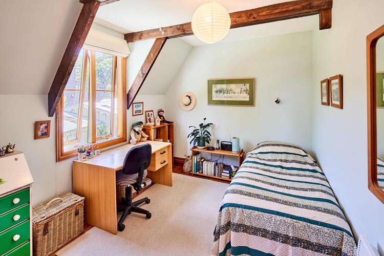 15 Whiorau Grove Lowry Bay_22