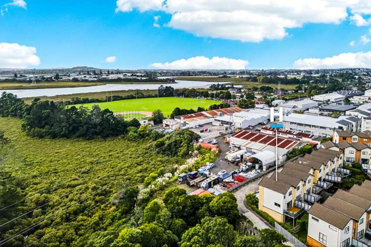 213/172 McLeod Road Te Atatu South_21