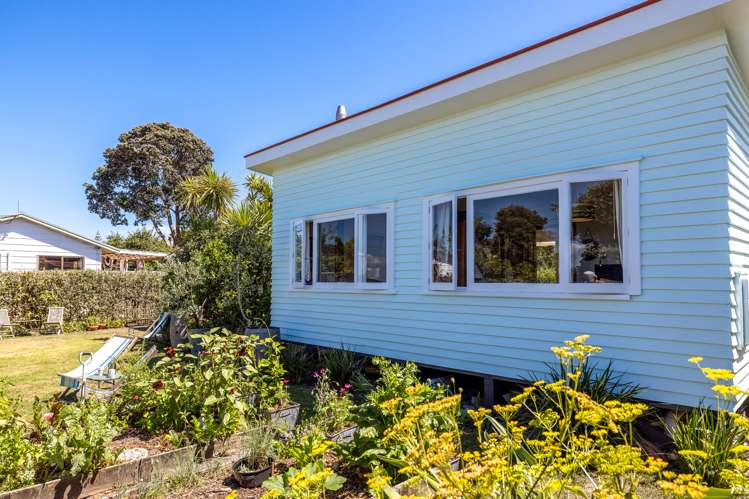 24 The Esplanade Oneroa_37