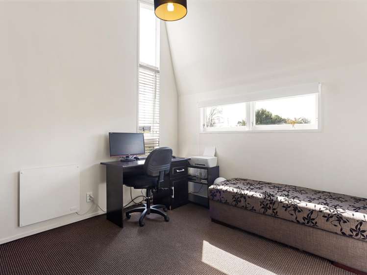 23 Gilbass Avenue Hamilton Lake_18