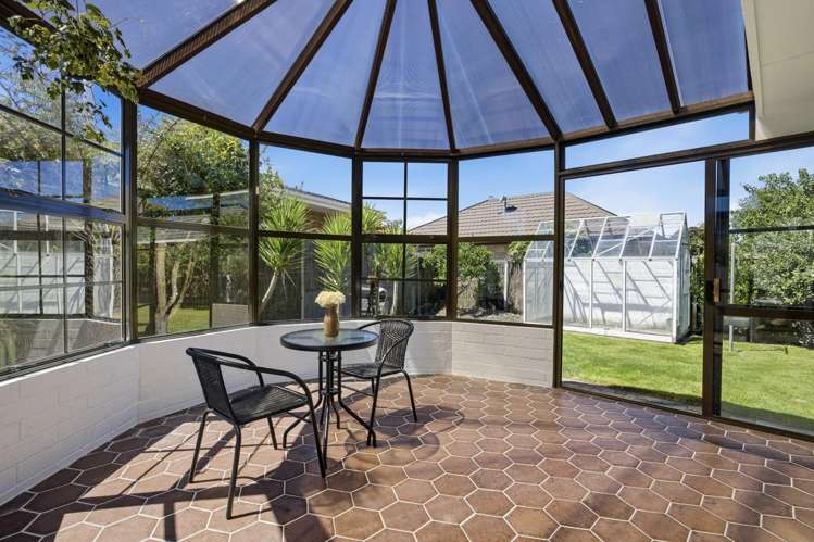 4 Larkhill Place Russley_5