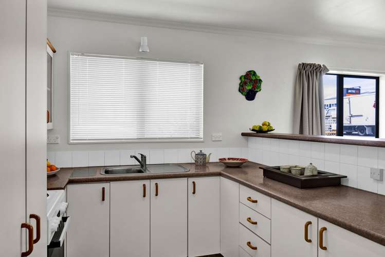 1/302 Saint Aubyn Street New Plymouth Central_2