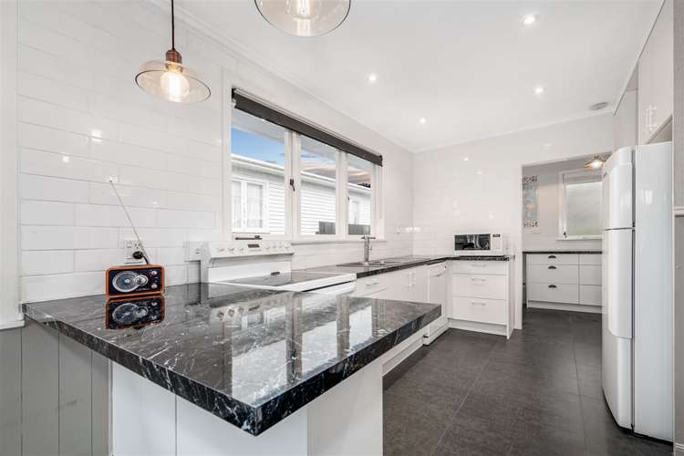 6 Porter Avenue Te Atatu South_9