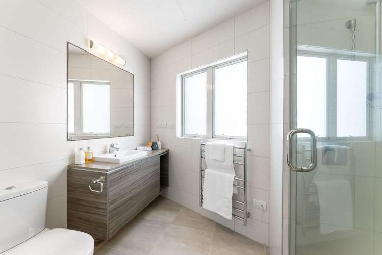 2/154 Marine Parade Mt Maunganui_14