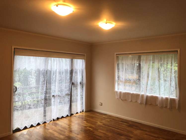 38 Longfellow Parade Glen Eden_9