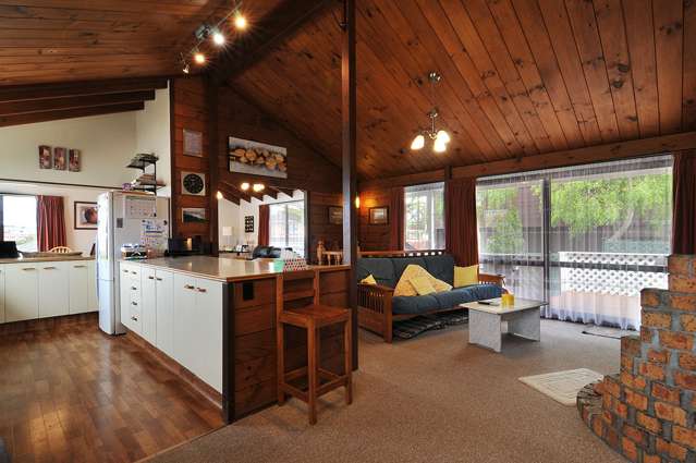 14 Arahanga Grove Maupuia_2