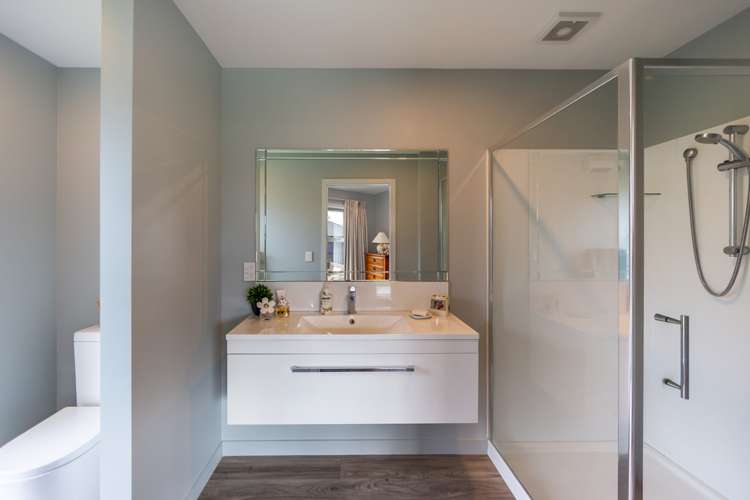 8 Doncaster Avenue Lincoln_13