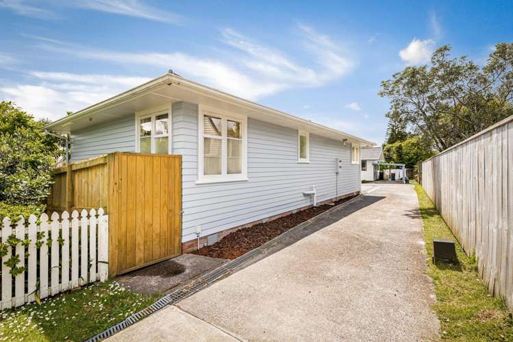 2/269a Great North Road Henderson_18