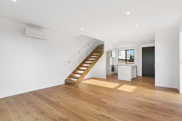 2/4 Glen Atkinson Street Saint Heliers_2