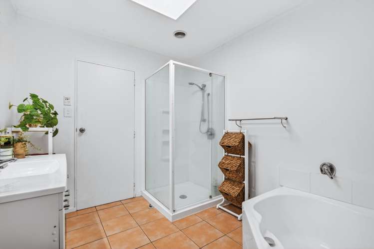 1/16 Sunset Street Hilltop_16