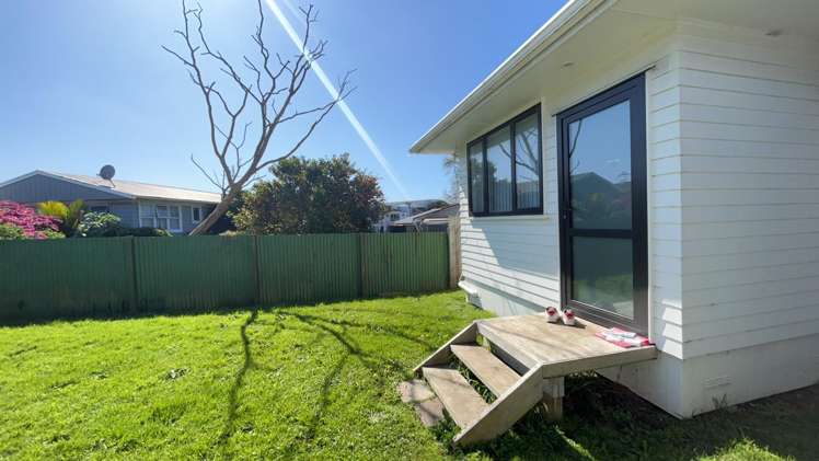 2/4 Barnard Pl Manurewa_0