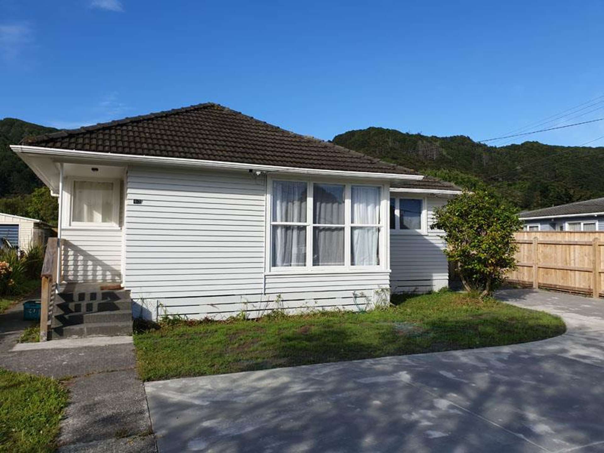 1/167 Wainuiomata Road Wainuiomata_0