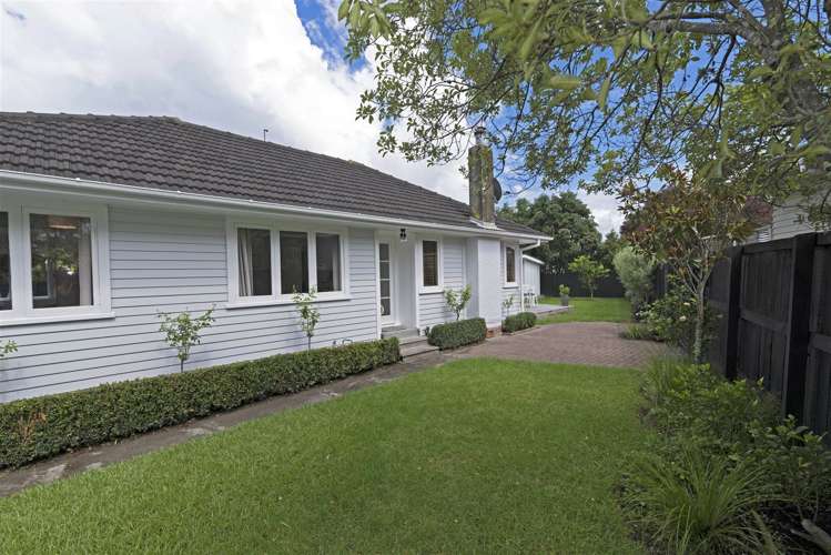 1/13 Essex Street Te Atatu South_3