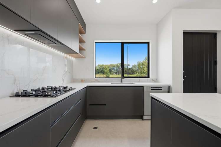 Unit 9/81 Otuwairoa Esplanade Papakura_4