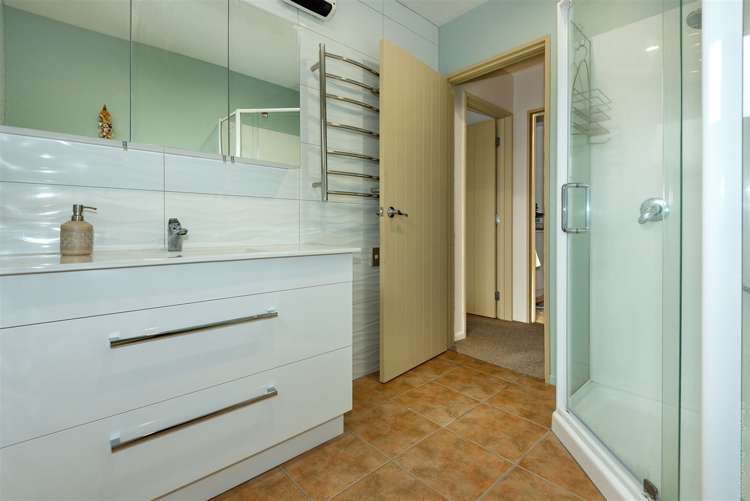 2 Palm Drive Shirley_17