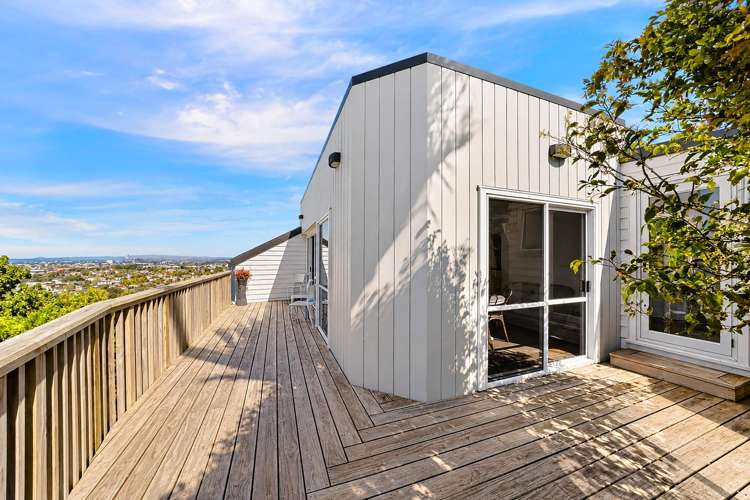 2/9 Sunset Road Totara Vale_17