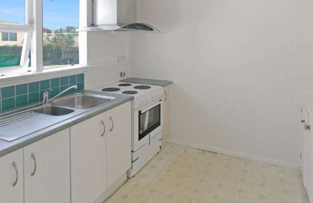Modern Family Home in Mt Roskill - great access!