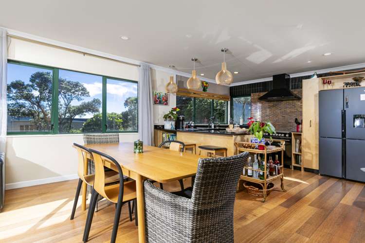 6 Berridge Road Muriwai Beach_5