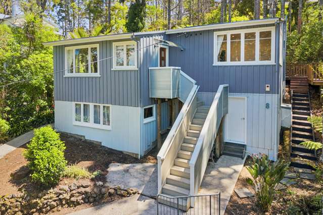 Titirangi Retreat - Sun, Style and Sea Views!