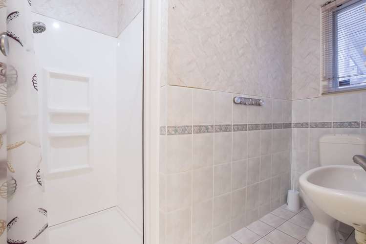 6 Nickleby Place Mellons Bay_11
