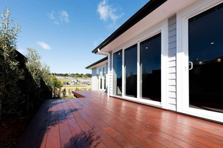 90 Colonial Drive Silverdale_11