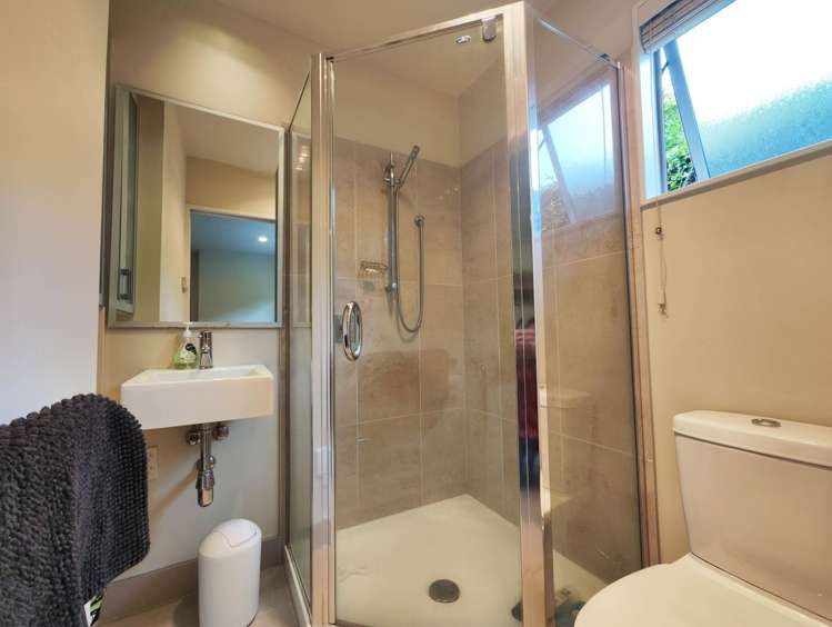 72a Bradbury Road Botany Downs_13