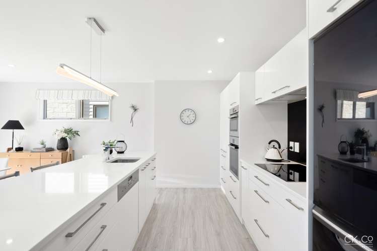 4 Latimer Way Petone_5