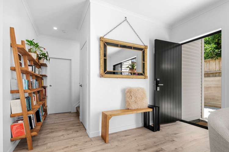 562d Beach Road Rothesay Bay_11