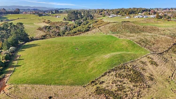 110 Ross Road and 20 Laurel Drive Whakamarama_16