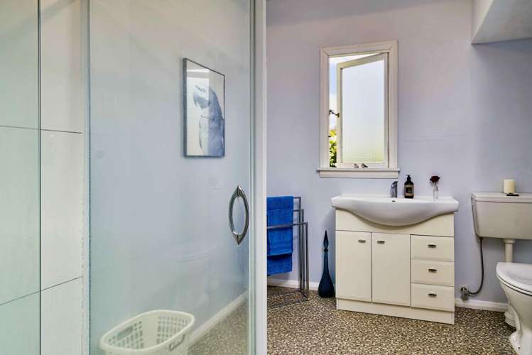 908 Clive Street Akina_7